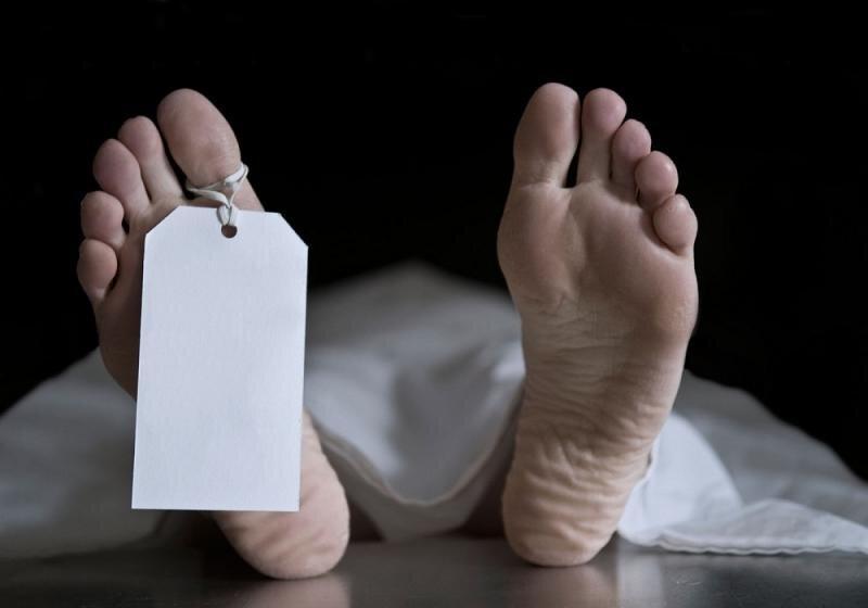 زندگی دختر 35 ساله با جسد پدر زندگی دختر 35 ساله با جسد پدر